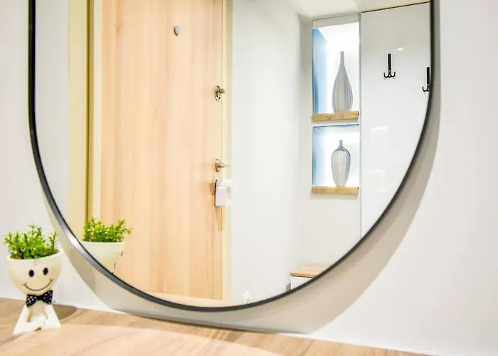 1 - 2br - 180 Views - Balcony - Amenities *