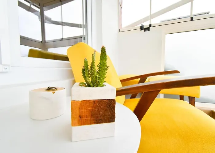 1 - 2br - 180 Views - Balcony - Amenities Апартамент