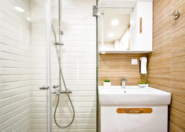 1 - 2br - 180 Views - Balcony - Amenities Апартамент