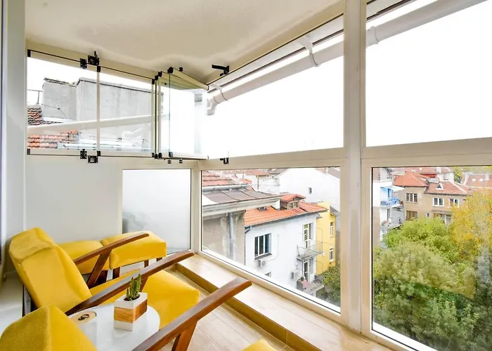 1 - 2br - 180 Views - Balcony - Amenities Апартамент