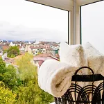 1 - 2br - 180 Views - Balcony - Amenities Apartment *