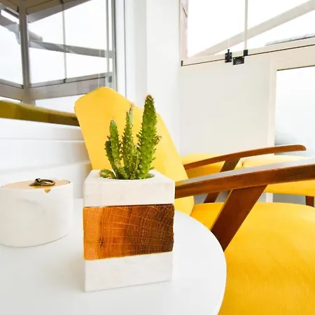 1 - 2br - 180 Views - Balcony - Amenities Daire