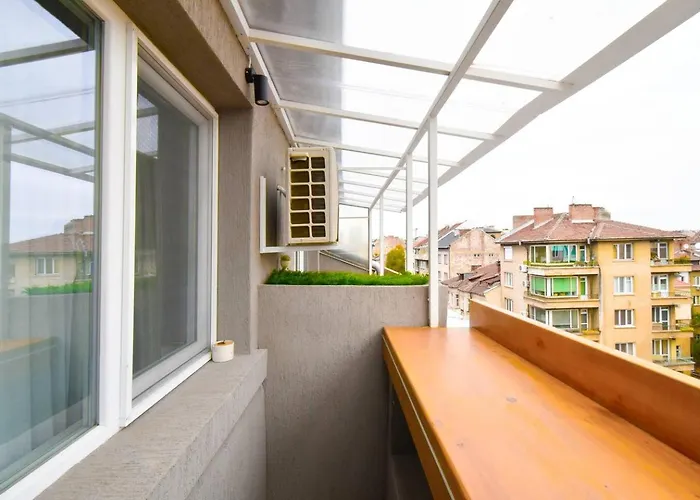 1 - 2br - 180 Views - Balcony - Amenities * Sofia