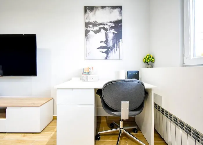 1 - 2br - 180 Views - Balcony - Amenities Apartment Sofia