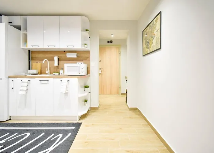 1 - 2br - 180 Views - Balcony - Amenities