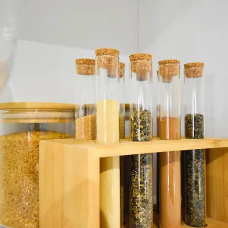 アパート 1 - 2br - 180 Views - Balcony - Amenities *