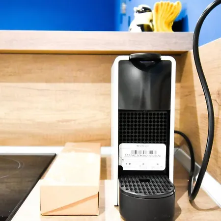 1 - 2br - 180 Views - Balcony - Amenities アパート