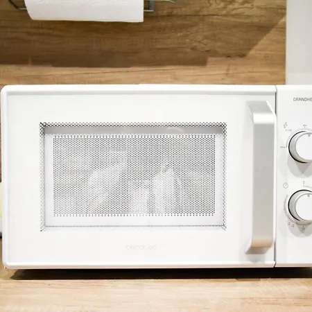 アパート 1 - 2br - 180 Views - Balcony - Amenities *