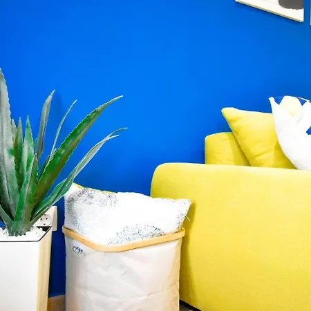 1 - 2br - 180 Views - Balcony - Amenities アパート