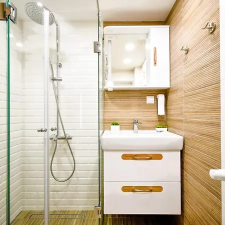 1 - 2br - 180 Views - Balcony - Amenities